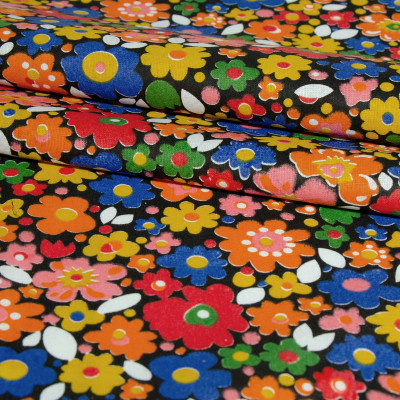 Ткань ситец набивной д.22 разноцветные цветочки на чёрном